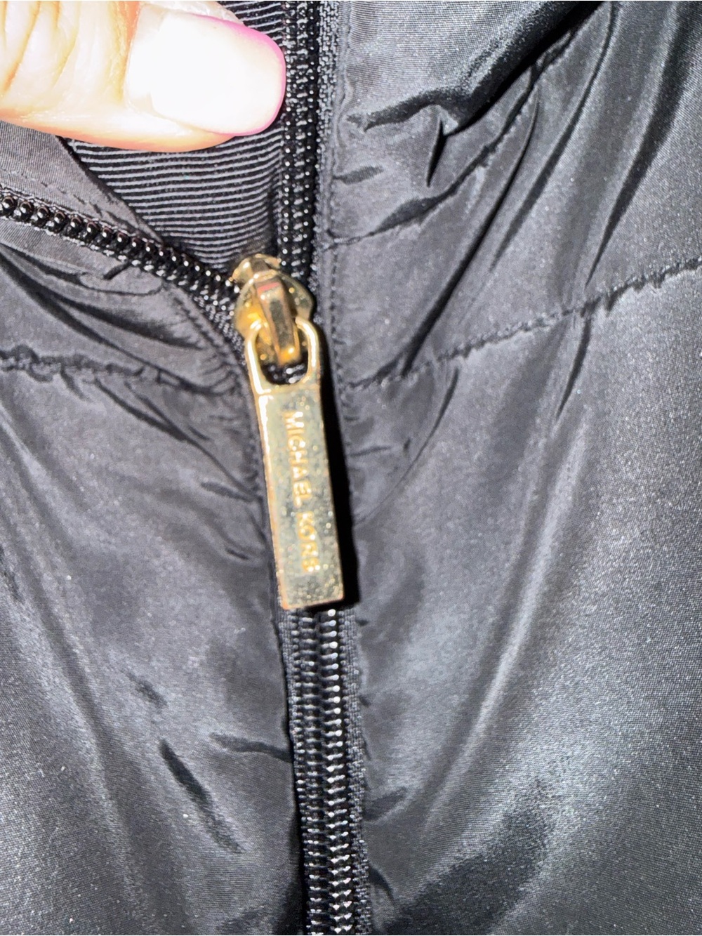 Michael Kors Black Quilted Puffer Vest Gold Zip Women’s Medium - Picture 3 of 4
